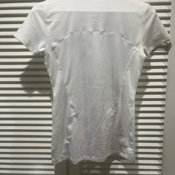 NWT women’s PGA shirt spf 30. Nipped sides for flattering fit moisture wicking - Picture 7 of 7